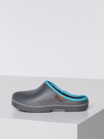 Gardena Clogs in Grey