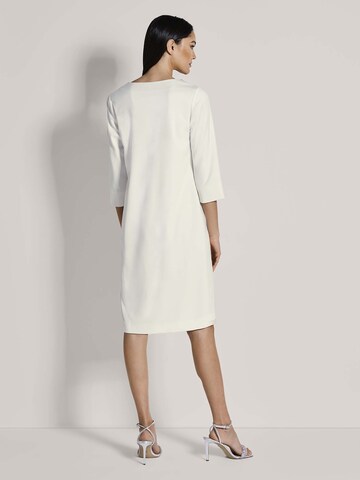 MADELEINE Etuikleid in Weiß