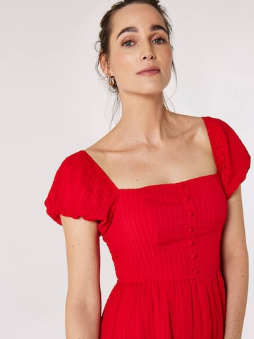 Apricot Kleid in Rot