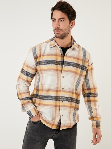 Buratti Regular fit Button Up Shirt in Yellow: front