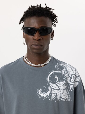 T-Shirt 'French Marigold' VAMOS CLO en gris
