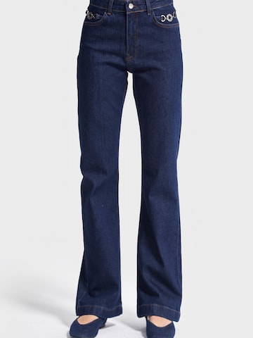 IT'S BASIC Flared Jeans in Blue