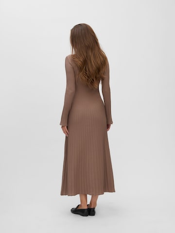 Robes en maille VERO MODA en marron