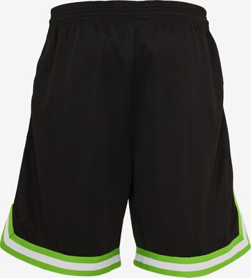 Urban Classics Loosefit Shorts in Schwarz