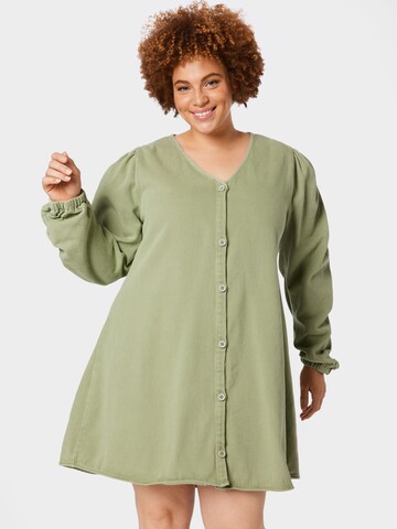 Robe Missguided Plus en vert : devant