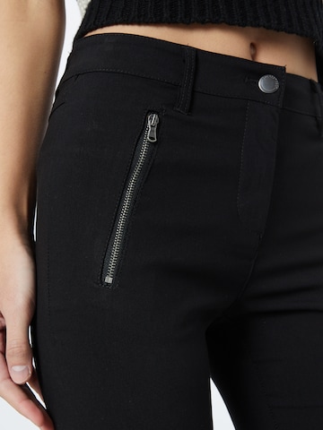 Slimfit Pantaloni di Soyaconcept in nero