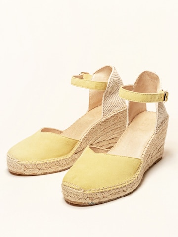 Alhamas Strap sandal 'Alpargata Cuña 7 cm' in Yellow