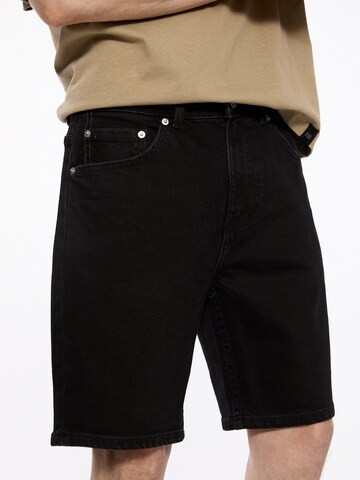 Pull&Bear Regular Shorts in Schwarz