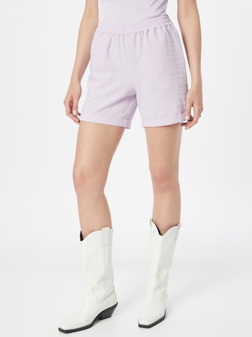 JDY Regular Shorts 'JOANNA' in Lila: predná strana