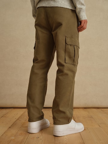 DAN FOX APPAREL Regular Cargobyxa 'Franz' i grön