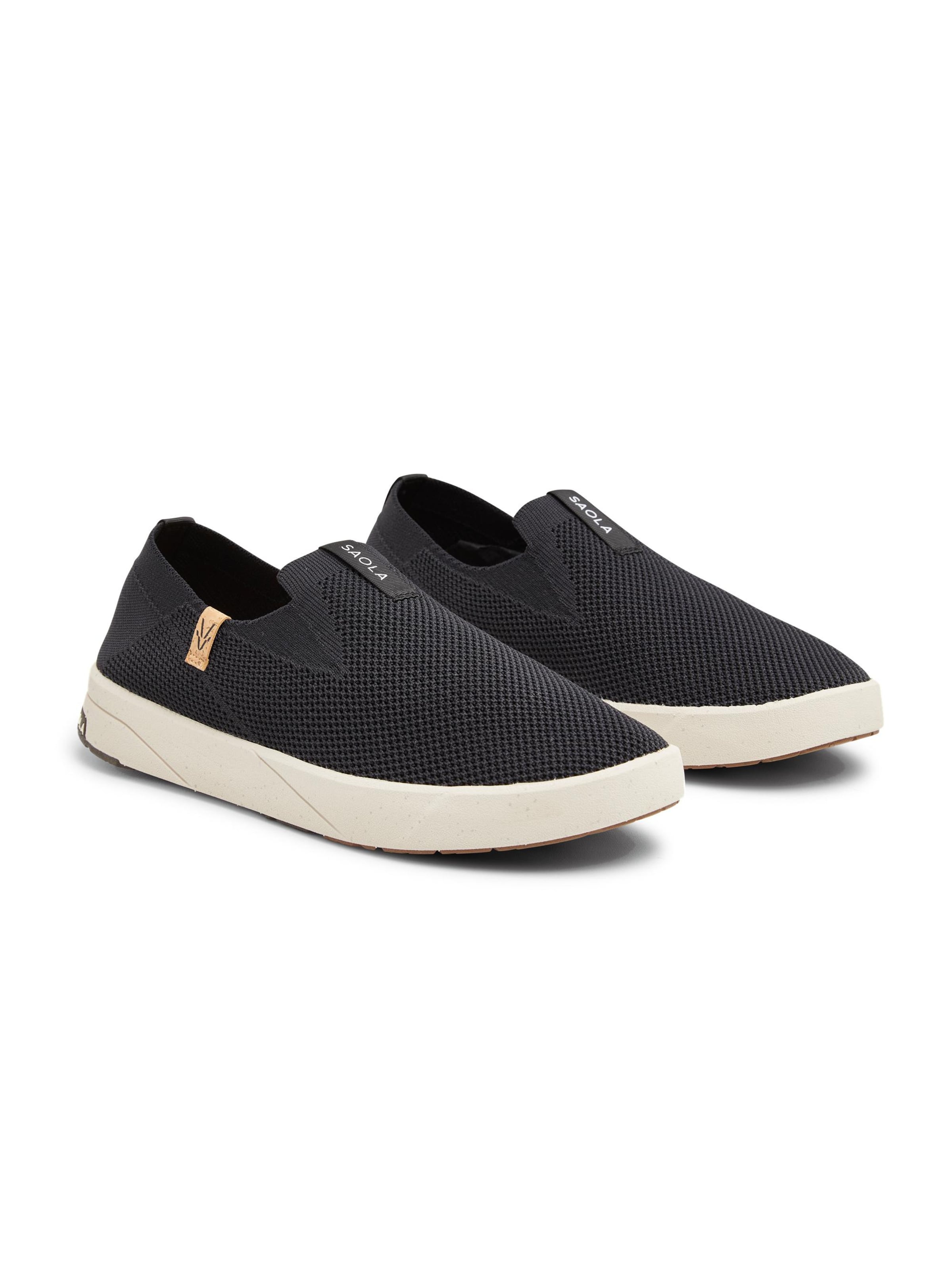 SAOLA Slip-ons 'Bali M Black' in Black