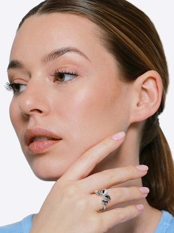 Bague Heideman en argent : devant