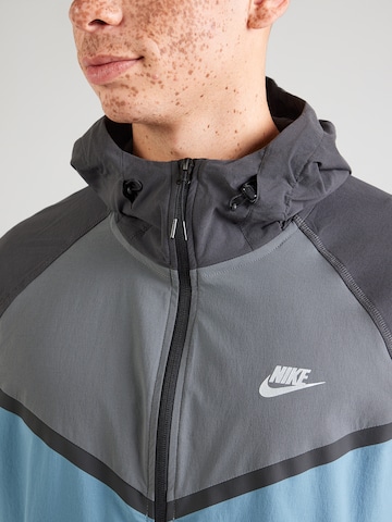 Nike Sportswear Преходно яке в синьо