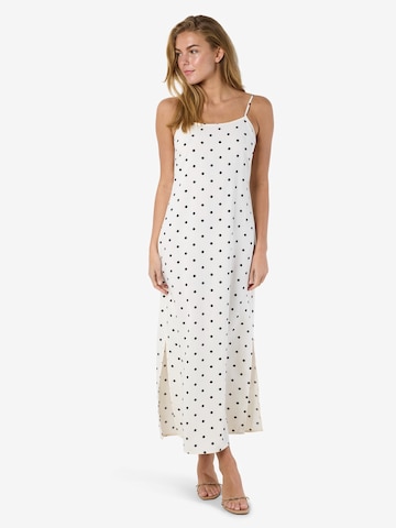 Noisy may Mekko värissä valkoinen