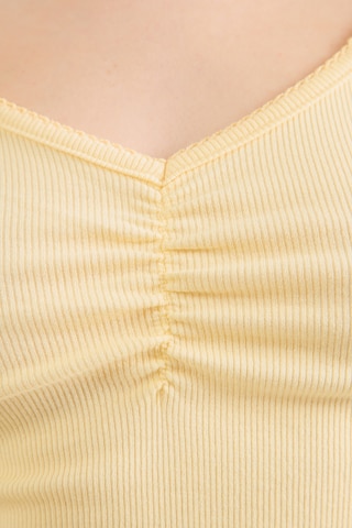 ONLY Póló 'ONLBETTY' - sárga