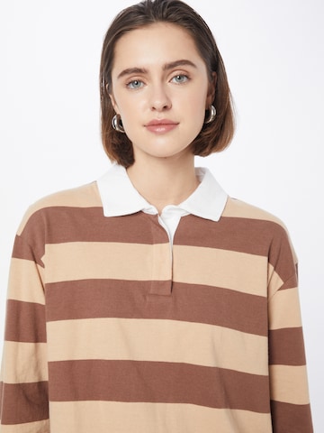 HOLLISTER T-shirt i brun