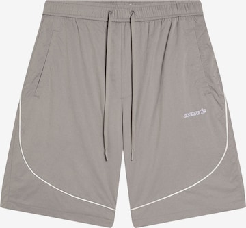 Pantalon Bershka en gris : devant