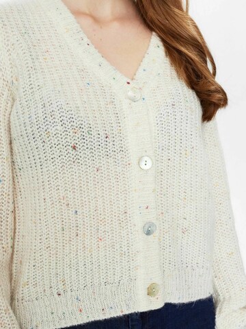 NÜMPH Neuletakki ' NUMILANI ' värissä valkoinen