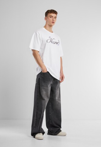 balta Karl Kani Marškinėliai 'Icy Chrome'