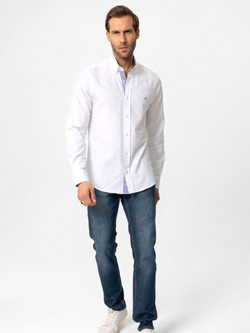 Coupe regular Chemise Dandalo en blanc