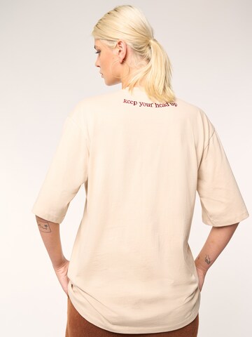 ABOUT YOU x Laura Giurcanu - Camiseta 'Laila' en beige