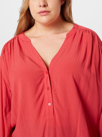 Camicia da donna di Esprit Curves in rosso