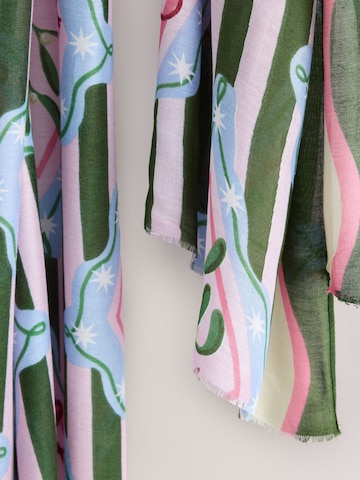 Next - Chal en verde