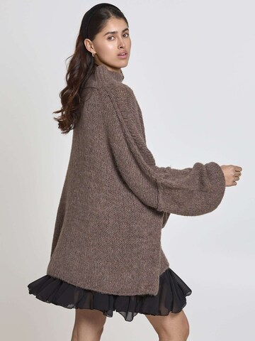 Lilavie Pullover 'Maraa' in Braun