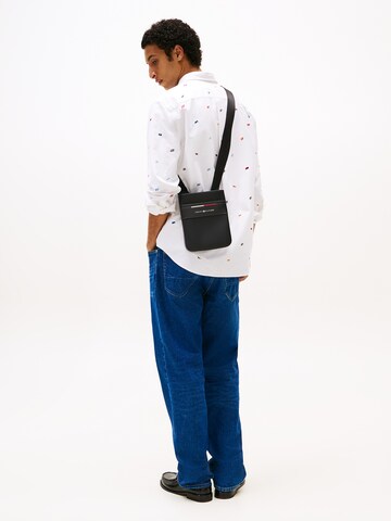 TOMMY HILFIGER Crossbody Bag 'FOUNDATION' in Black
