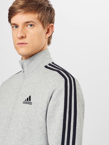 ADIDAS SPORTSWEAR Trainingsanzug 'Aeroready Essentials 3-Stripes' in Grau