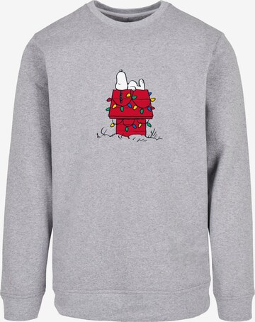 Merchcode Sweatshirt 'Peanuts Christmas Kennel' in Grijs: voorkant