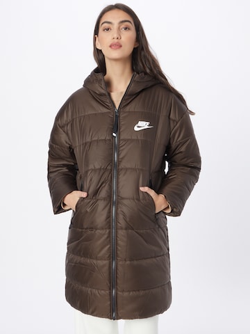 Manteau d’hiver Nike Sportswear en marron : devant