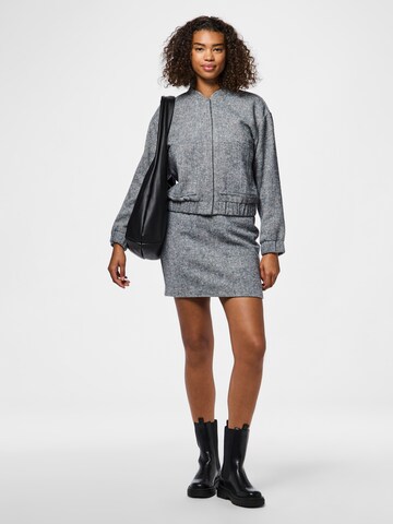 PIECES Rok 'Polly' in Blauw