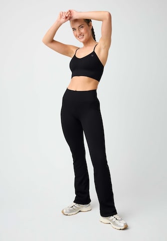 OCEANSAPART Flared Workout Pants 'Maya' in Black
