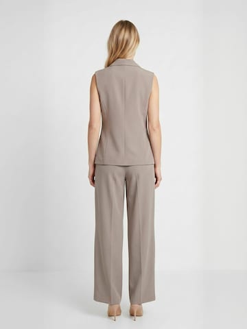 Opal Studio Vest ' Sassi ' in Braun