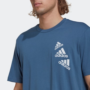 ADIDAS SPORTSWEAR - Camisa funcionais 'Essentials Brandlove' em azul