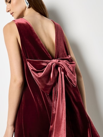 Apricot Dress ' ' in Red