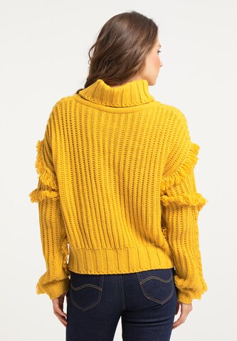 IZIA Sweater in Yellow