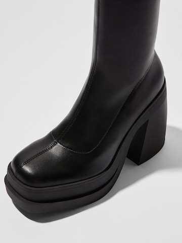 Bershka Stiefelette in Schwarz