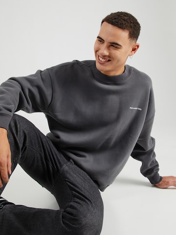 Abercrombie & Fitch Sweatshirt in Grey: front