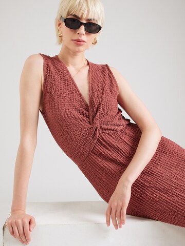 Robe 'Delia' ABOUT YOU en rouge