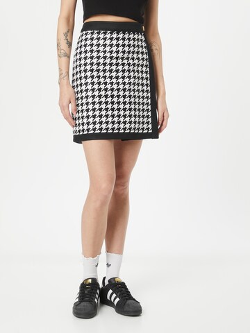 Gonna 'Houndstooth Trefoil Moments ' di ADIDAS ORIGINALS in bianco: frontale