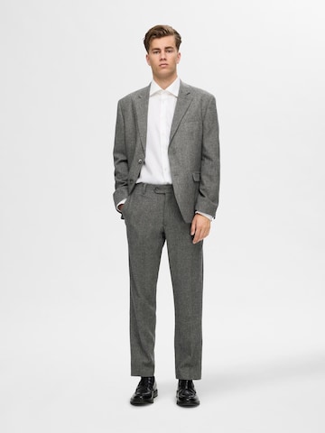 Coupe slim Pantalon à plis 'REED' SELECTED HOMME en gris