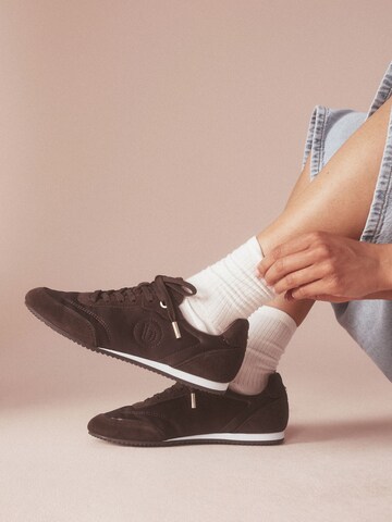 B by Ted Baker Sneaker in Braun