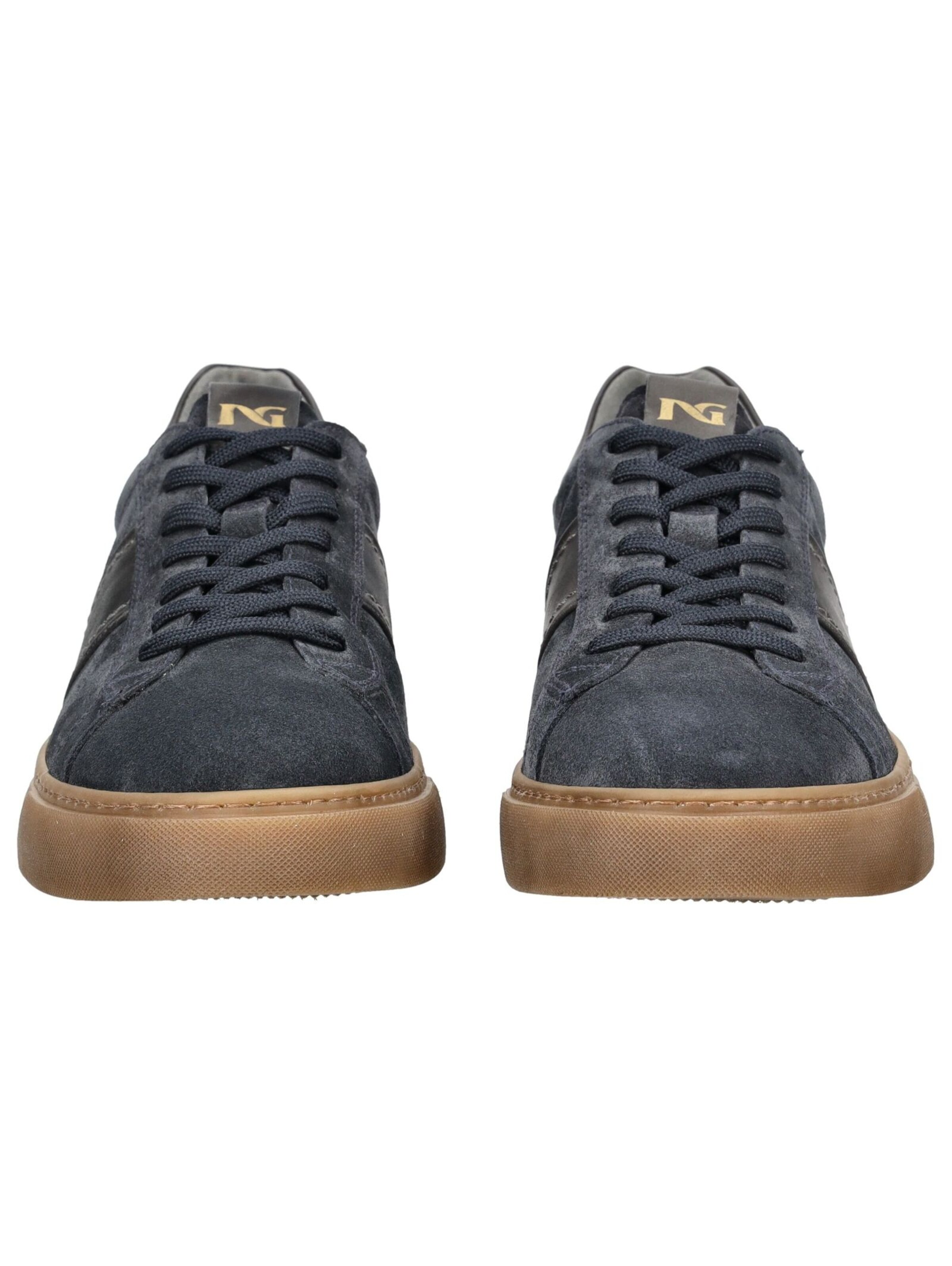 Baskets basses Nero Giardini en bleu