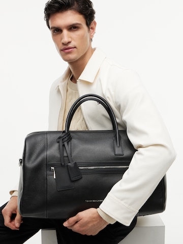 TOMMY HILFIGER Cestovní taška – černá