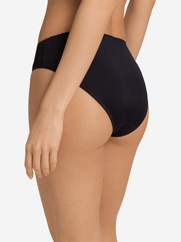 Hanro Slip ' Satin Deluxe ' in Black