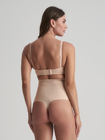 Slip scultant ' Waist Control High Waist Thong ' Bye Bra en beige