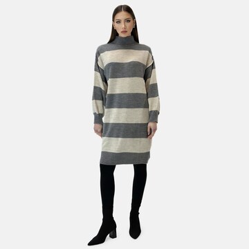 Elara Strickkleid in Beige: Vorderseite