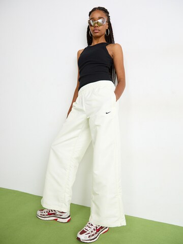 Nike Sportswear Wide leg Broek in Wit